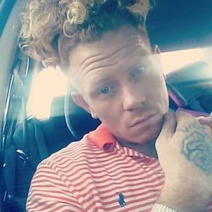 Meet your Posher, Clinton red